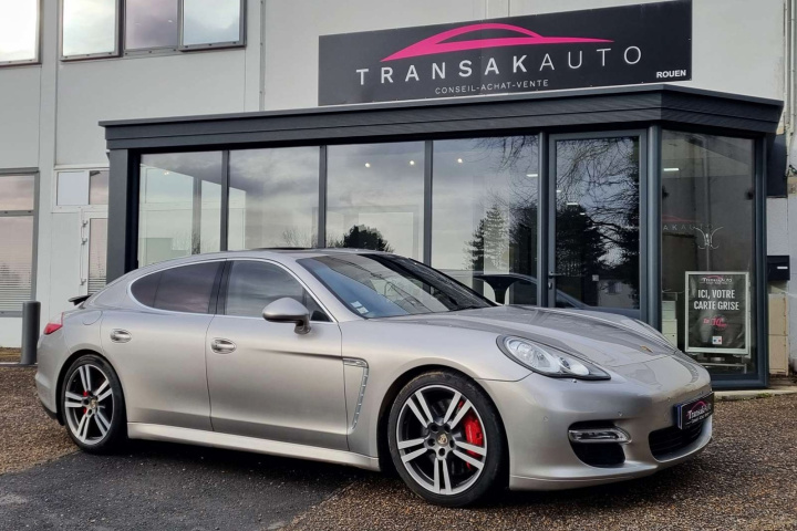 PORSCHE PANAMERA