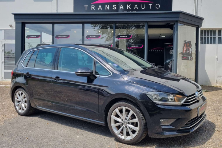 VOLKSWAGEN GOLF SPORTSVAN