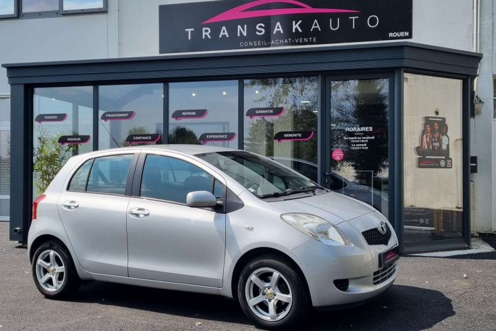 TOYOTA YARIS II