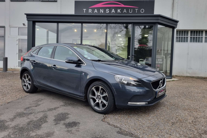 VOLVO V40
